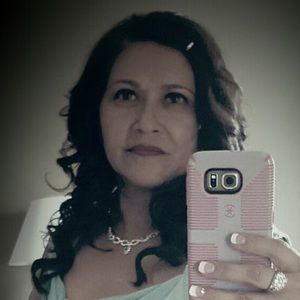 Meet your Posher, Debbie